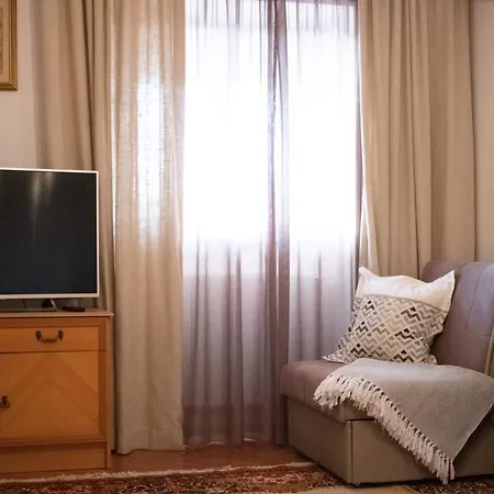 Paula Villa Malinska