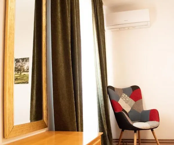 Paula Villa Malinska