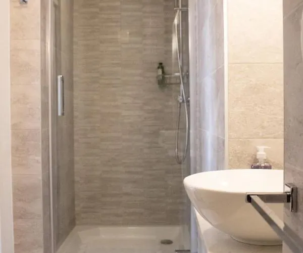 Paula Villa Malinska