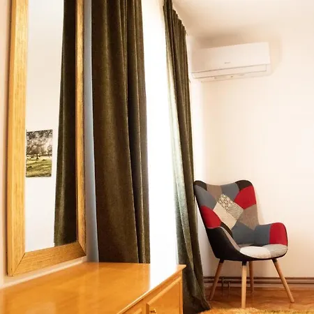 Paula Villa Malinska