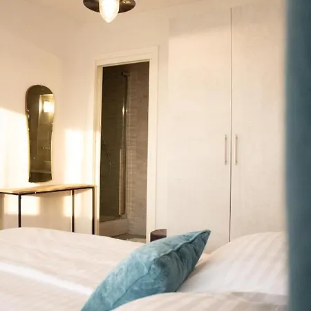 Paula Villa Malinska