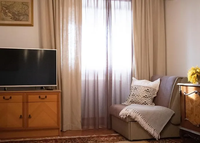 Paula Villa Malinska