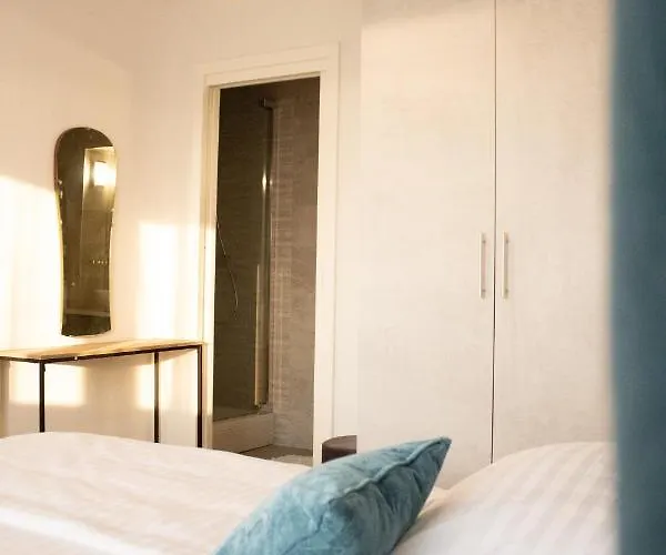 Paula Villa Malinska